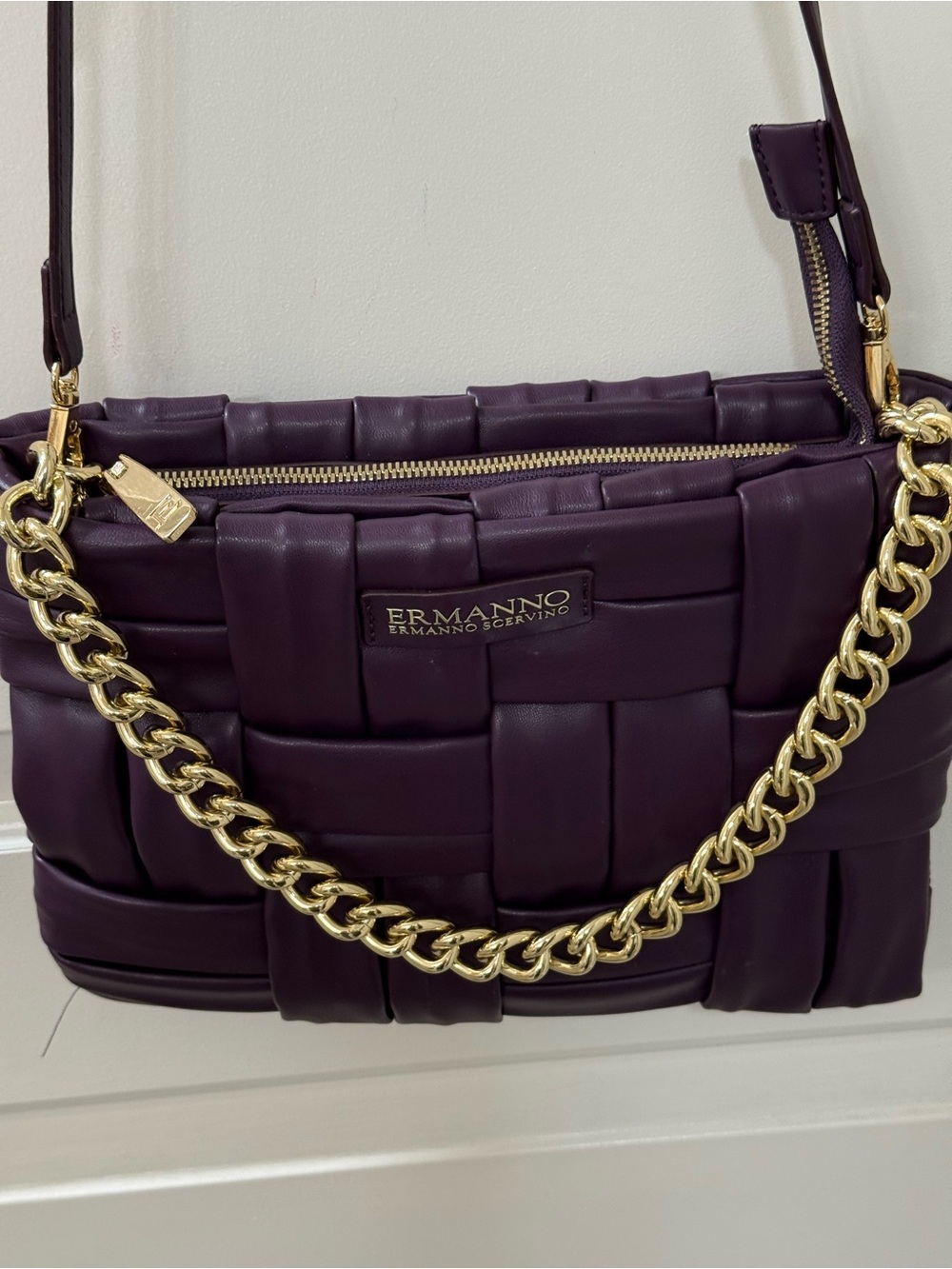 Ermanno Scervino Pochette Nima Eggplant Purse Gold chain Cross Body Strap Weave